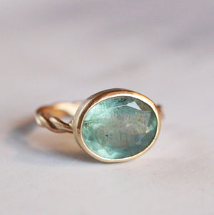 Moss Aquamarine Ring in 14k Gold