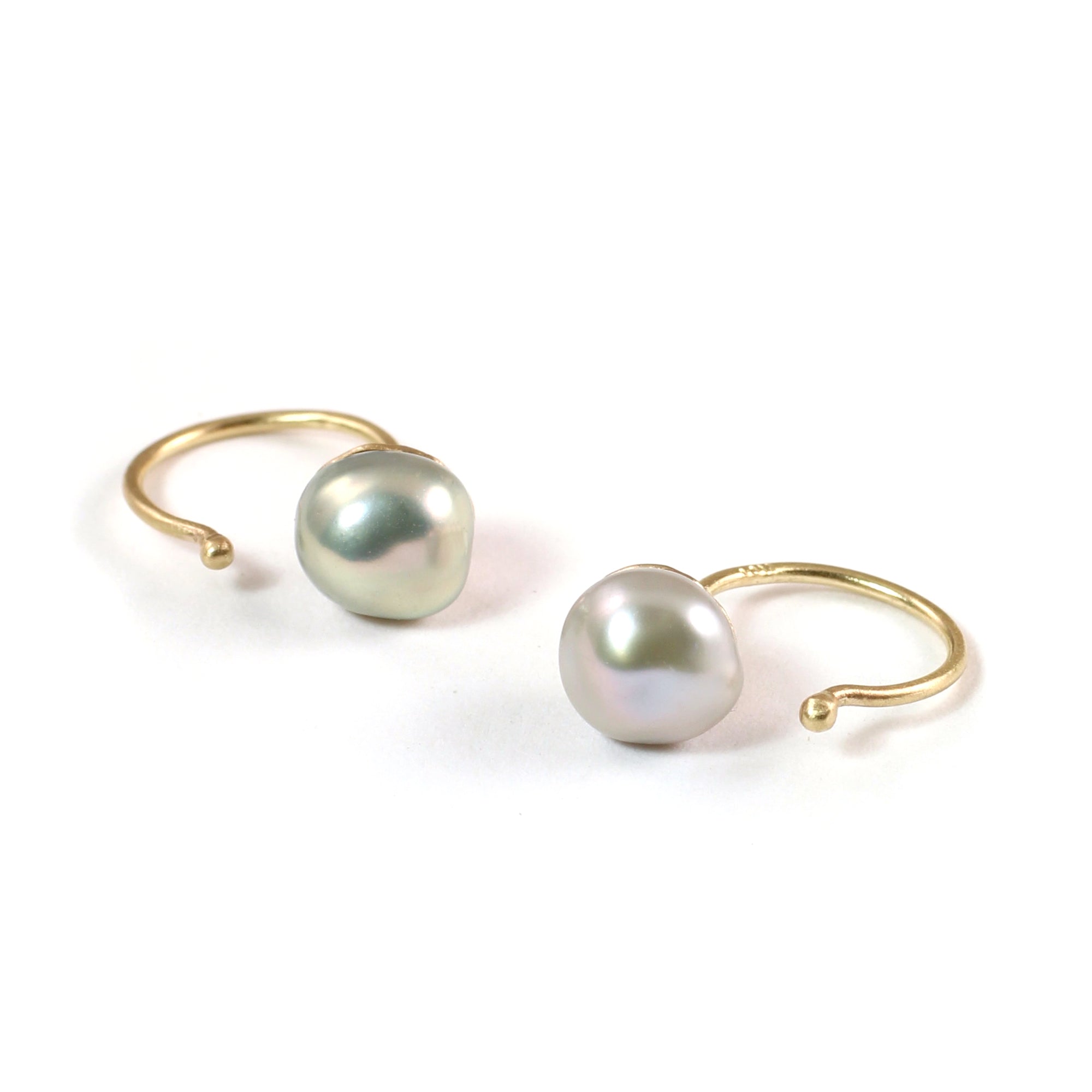 Gray Pearl Hug Earrings in 14k Gold