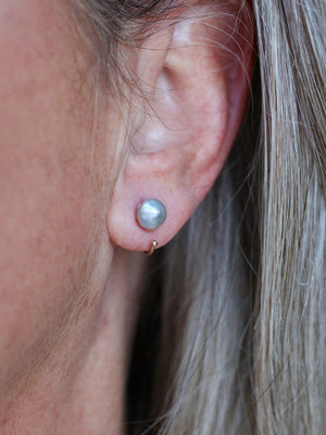 Gray Pearl Hug Earrings in 14k Gold